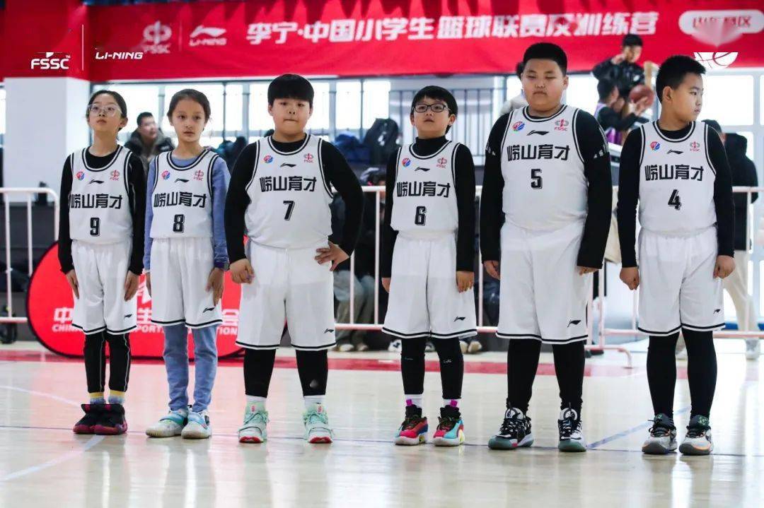 蜂鸟电竞:无惧强敌，国内顶尖球队奋勇争先